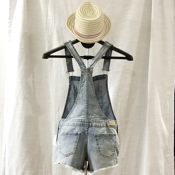 Aeropostale Light Wash Overall Denim. - Picture 4 of 7